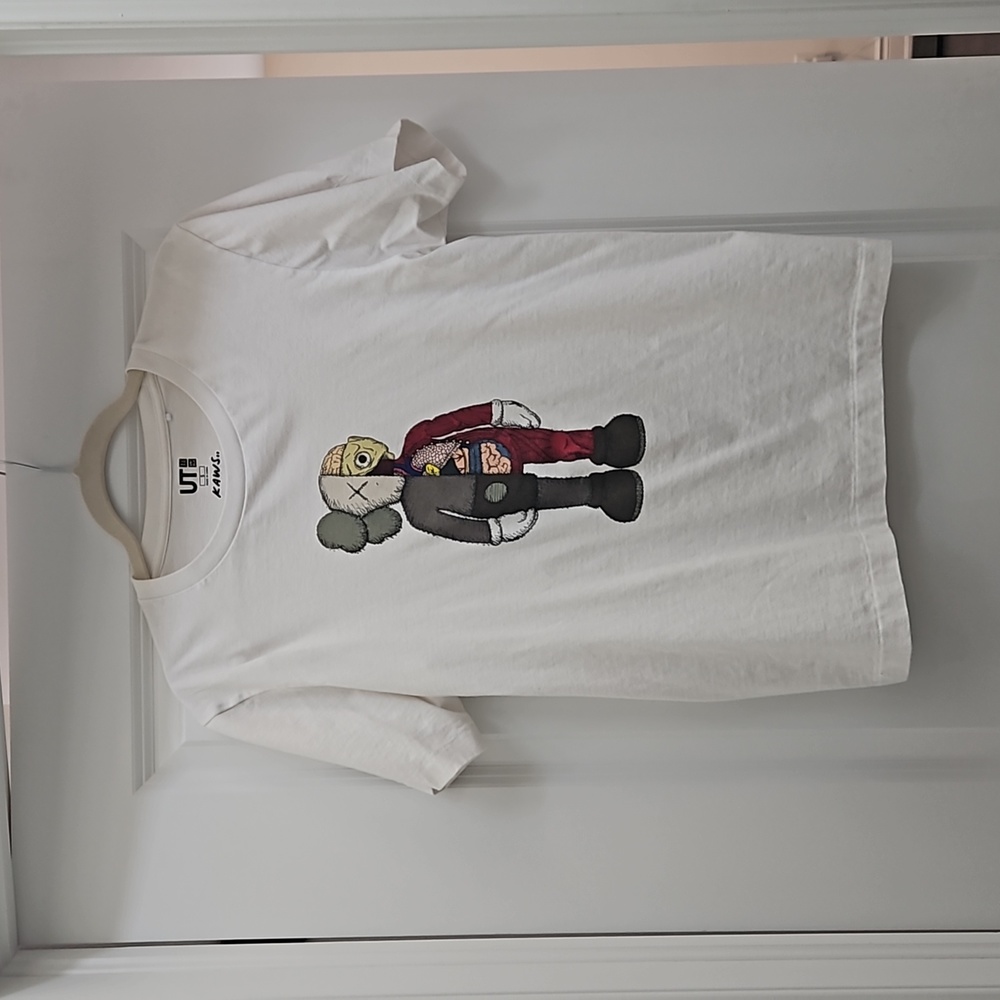 Unique Kaws Limited Edition T Shirt
